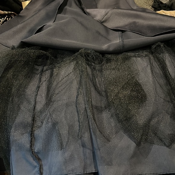 BEAUTIFUL dress - Picture 4 of 4